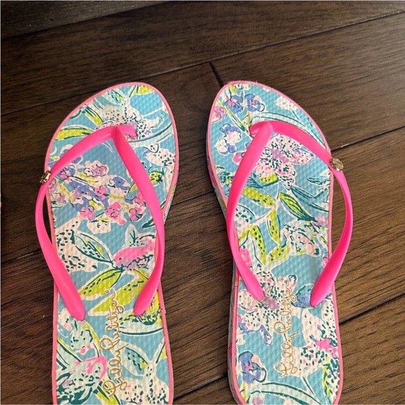 Lilly Pulitzer Bali Blue Sway This Way Pool Flip Flop - Picture 2 of 5